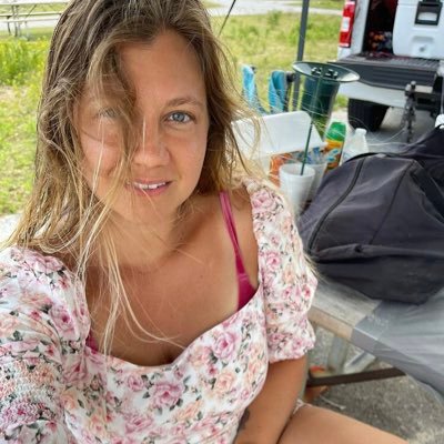 heike_mavis's profile picture. SelfLove is the key …..Pretty Young Lady needs a perfect date with a real man 😇not here to judge no one just be kind with me love you guys🤍🦋