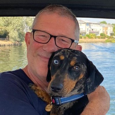 Founder & MD of #EstateAgency #Property #Recruitment Co. Property Personnel, Co-created 3 sons with Mrs H, Ex-owner & ST holder #Pompey 💙⚽, #Dachshund lover x2