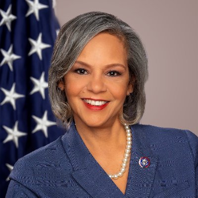 Official Twitter for Rep Robin Kelly #IL02 Member @EnergyCommerce, Co-Chair @CBWGCAUCUS & Chair of @TheBlackCaucus Health Braintrust