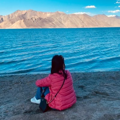 geetikabharany's profile picture. Everything that kills me, makes me feel alive !  🦋💫💎🚀🌜💙🕉️