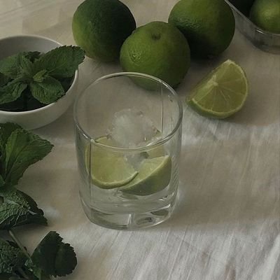 EileenG__'s profile picture. Book, coffe, my bed. Perfection.