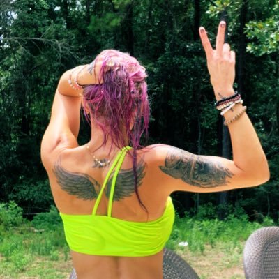 ChelseyMarcant1's profile picture. (cancer sun•aquarius moon) what’s gud