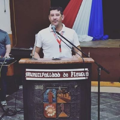 Vivir en la tierra mas rica y ver al poder en cerebros tan pobres,Periodista deportivo