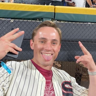 __Graham_____'s profile picture. five nine and three quarters 🍀. Chief Libations Officer (CLO).