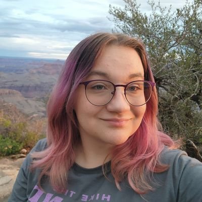 _thatmomfriend_'s profile picture. She/Her
