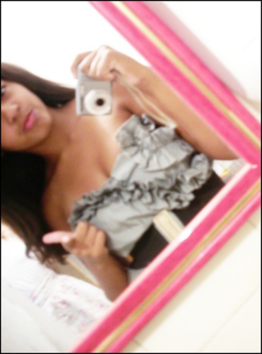 Inteligente engraçada TUDO DE BOM .Agora a mais nova dona do twitter @biebers_oficial junto com a minha amiga @mariianeeng  *-*