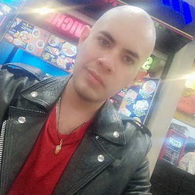 Abogado, conocedor de música, profesor universitario, filántropo, viajero, antisocialista.