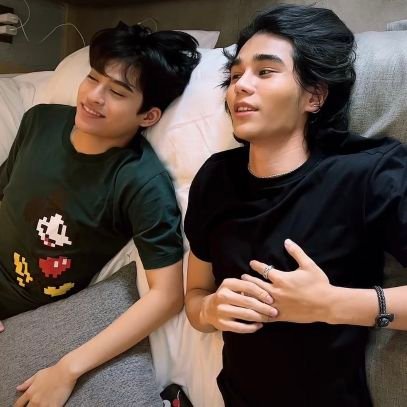 cinnamongulf's profile picture. Fangirl🤘
Thai enthusiast