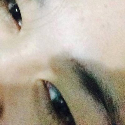 Veeveeeee_'s profile picture. raw thoughts 🍂