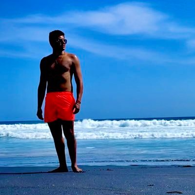 alitanvilla's profile picture. ✨ El amarillo mi color favorito