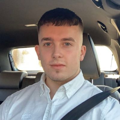 FPL_pebblerock's profile picture. FPL player 🤓👀
Best rank 81k 🎯
Manchester United fan 🔴⚪️