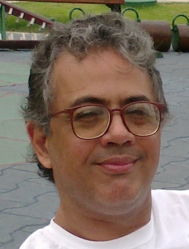 Professor, Engenheiro Eletricista, colecionador de Opel Omega A. Interessando em Técnicas de Estudo para Adultos (TEA), linguagens de programação e conversação.