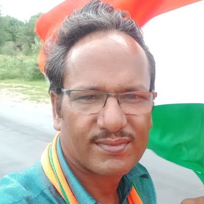 JataSera's profile picture. आग लगाना
मेरी फितरत में नही है ..
मेरी सादगी से लोग जलें तो
मेरा क्या कसूर ..!!