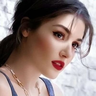 👑 𝑄𝑢𝑒𝑒𝑛 👑 Profile