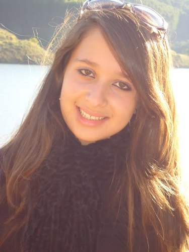 13 anos,linda,amiga,simpatica...que saber masi segua .*--*