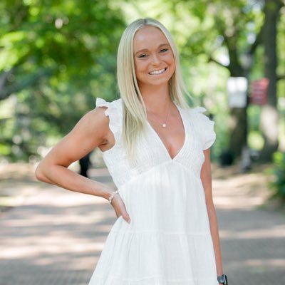 ChloeVesperNPSD's profile picture. First Grade Teacher at Gwyn Nor Elementary School!🐊🍎