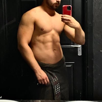 Growing muscle muscle freak with a dark side. Follow my muscle growth progress, worship me and subscribe to my onlyfans 😈💪🏼 Owned by @MasterDerrikRam