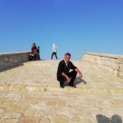 Hayat acımasız. insanlar cok bencil. iman çok zayıf olmuş.
