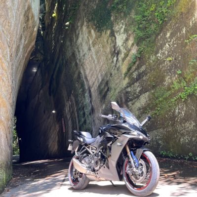 バイクでラーメンを食べに行くのが好きなオヤジです。 千葉県南部で走ってます。無言フォローごめんなさい🙇‍♂️無言フォロー待ってます。ツーリング誘ってください、遅いけど笑