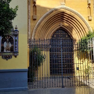 Sevillanito, Cofrade. Amante de la fotografía, de mi Barrio de San Juan de la Palma y de los botellines fresquitos de Joaquín el de la Plaza.😀