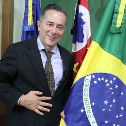 Empresário e Vereador em Cerqueira César - SP. Marido de Marcia e pai de Mariana e Fernando. Viva a família, a Pátria e a Liberdade.