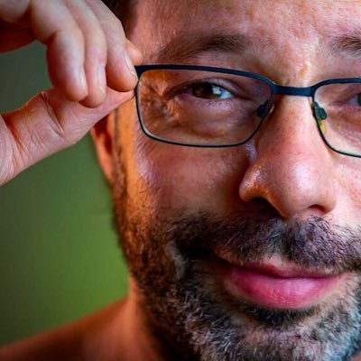 luismegacros's profile picture.