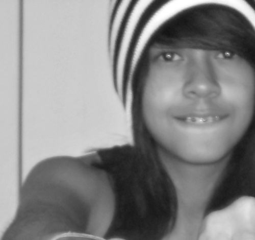 uma magrela de cabelo esticado, que só quer dançar, danço free step, sou cruzeirense, amo doritos e paramore. *-* follow-me.