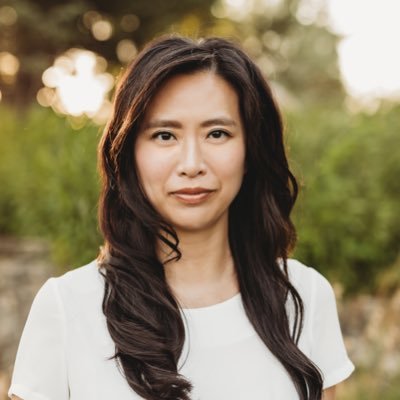 Author, Mama, dog lover, pizza enthusiast, all-around nerd 💗 FORTUNE (Lake Union), BECOMING MARLOW FIN, THE LIVES OF OTHERS (Out Now!)