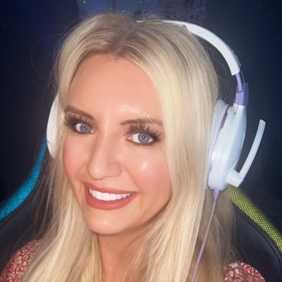 Blondielyns Profile Picture