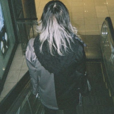 akabakarubo's profile picture. DUM SPIRO SPERO 冥籍番号150918 二つの手首に絡み付く荊棘 派手髪 アル中 虜とラーの混血種  仏国救世主狂信的信者