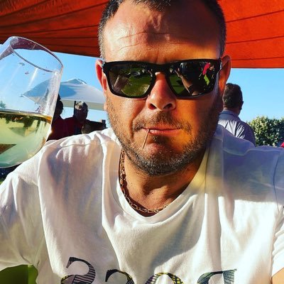 casi2B's profile picture. Bon appétit et large soif Paul Bocuse.