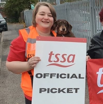 TSSA Union President. 
TSSA Health and Safety Rep at East Midlands Railway. 
737 Branch Correspondence Secretary.

All tweets are my own.