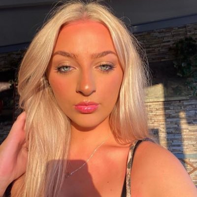 instagram - oliviabrownex