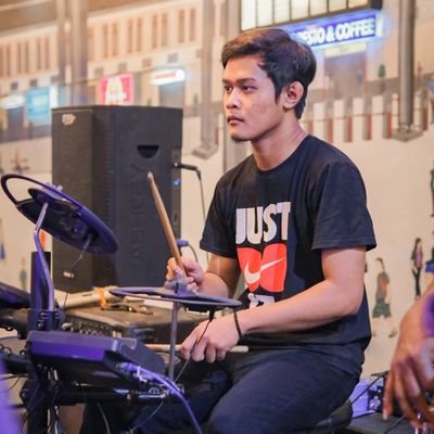 _Fminor9_'s profile picture. 