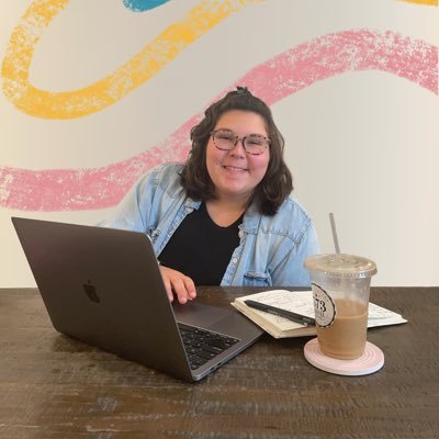 YurevichMs's profile picture. Social Media Marketing | Former Art Educator | Southeast Missouri State University Alum