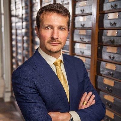 Ancien chargé de cours (Univ. droit Aix-Marseille, La Rochelle) & ingénieur de recherches CNRS, j'ai rejoint l'@etude_andriveau en 2010.
#généalogie #notaires