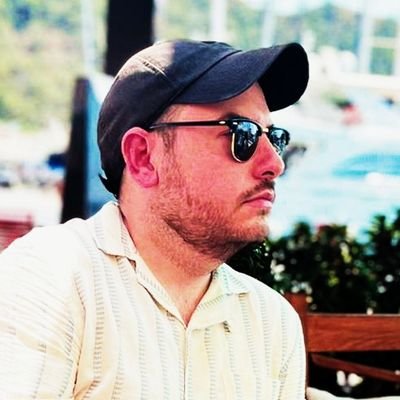 Danedmndswrites's profile picture. Words. Books. Music.