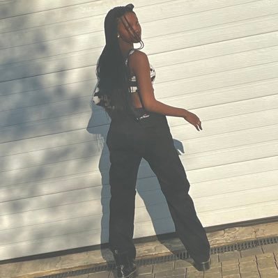 TsakaniForreals's profile picture. YOLO