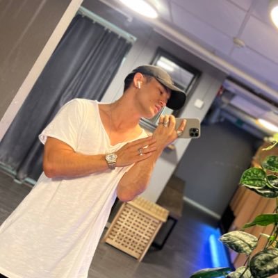 Hasan86420546's profile picture. 