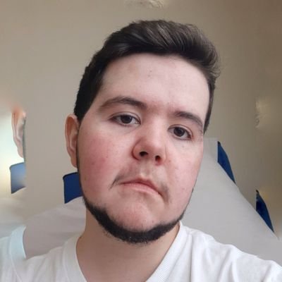 Perfil com foco em desenvolvimento pessoal e zoeiras em geral 👨🏻💻😜
• 📰 Jornalista
• 2️⃣2️⃣ anos