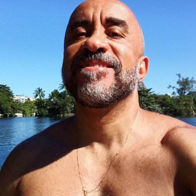 lflopes01's profile picture. Não confunda o que você merece, com o que você aceita.