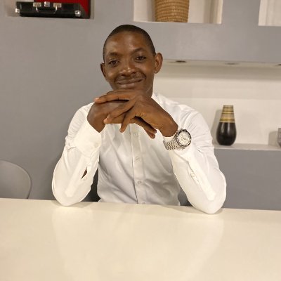 Fullstack Data Scientist
GOO @TechgenAfrica
Writer/Poet
Volunteer
Chemical Engineering Graduate 
I'm Strange, just not a doctor 😁