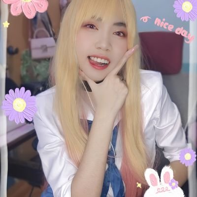 riannechi0131's profile picture. 