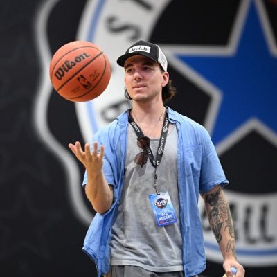 ZachBerridge's profile picture. go green.