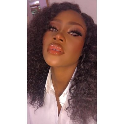 veekylet's profile picture. I talk, I laugh,i smile too, but be careful when I’m silent.Creative Director: @vickify_ng….I make Female classy Wears and Trust me I’m good at what i do👗✂️❤️
