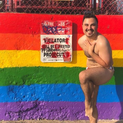 I'm a homo, ask me how! he/him 🏳️🌈 The Julie Chen-Moonves of drag!