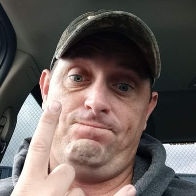 military vet, working way into amateur porn, aspiring hypnotist. looking for volunteers for hypnosis and open to being hypnotized and to be in videos.