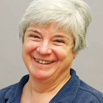 Profile Picture of Suzanne Dion (@sdion_peanuts) on Twitter