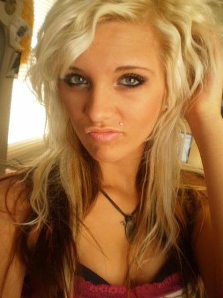 lindseylazell90's profile picture. 