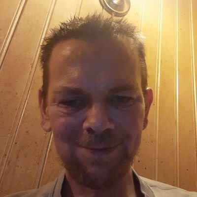 Godt humør,singel og glad..42år,bor på tromøy utenfor Arendal..liker godt selskap som du?Liker og reise?Impulsiv😁👍